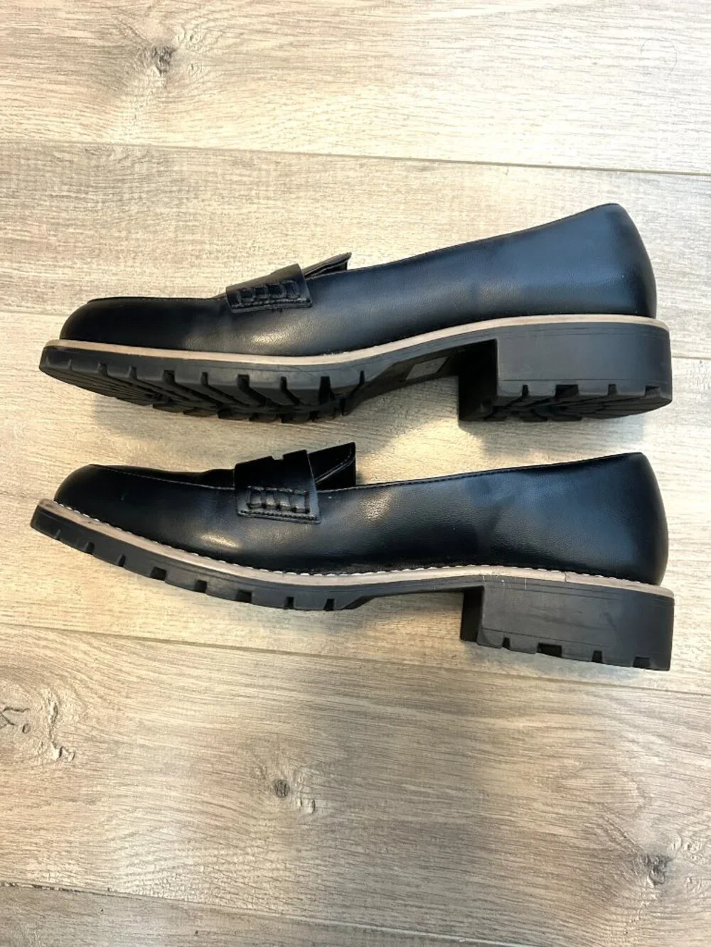 NWOT Dolce Vita Catalina loafers, size 8